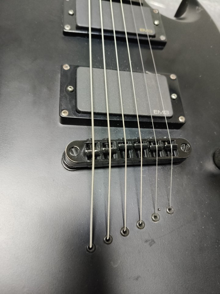 GUIITARRA ESP LTD Viper-2005 30th Aniversario con funda dura de segunda mano · Foto 8 de 10 · León · 400 €