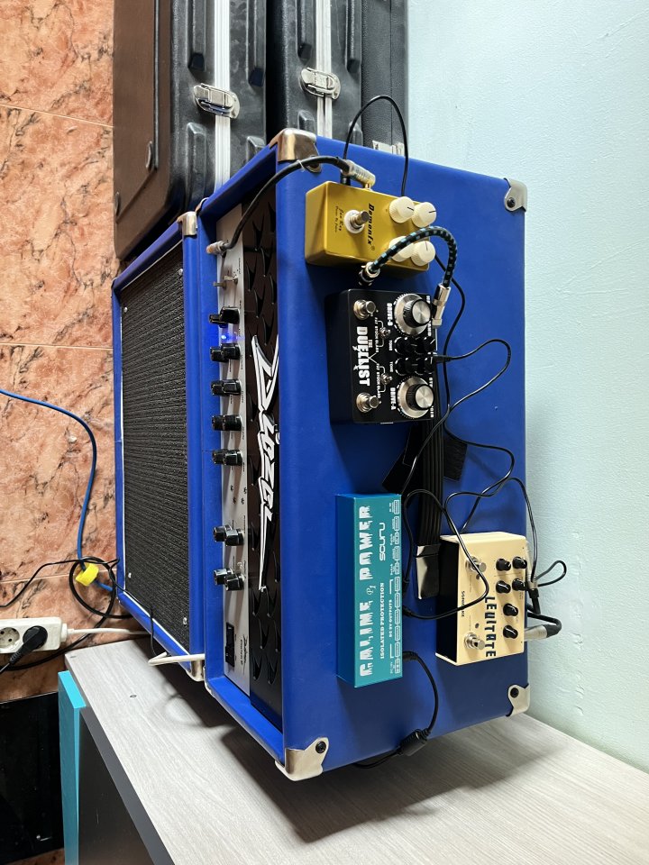 Diezel Einstein + pantalla por guitarra