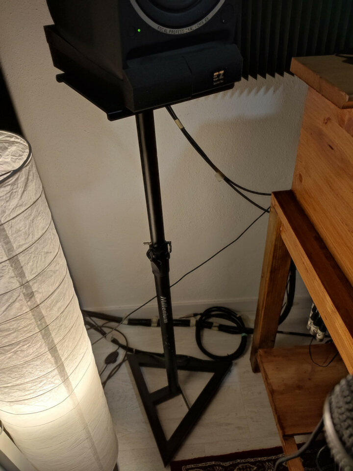 Vendo material de estudio de segunda mano · Foto 3 de 10 · Málaga · 1 €