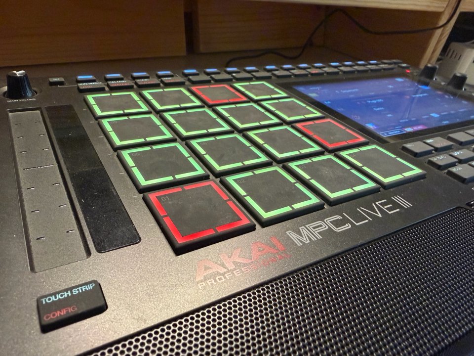 Akai MPC Live 3 de segunda mano · Foto 2 de 3 · Madrid · 1300 €