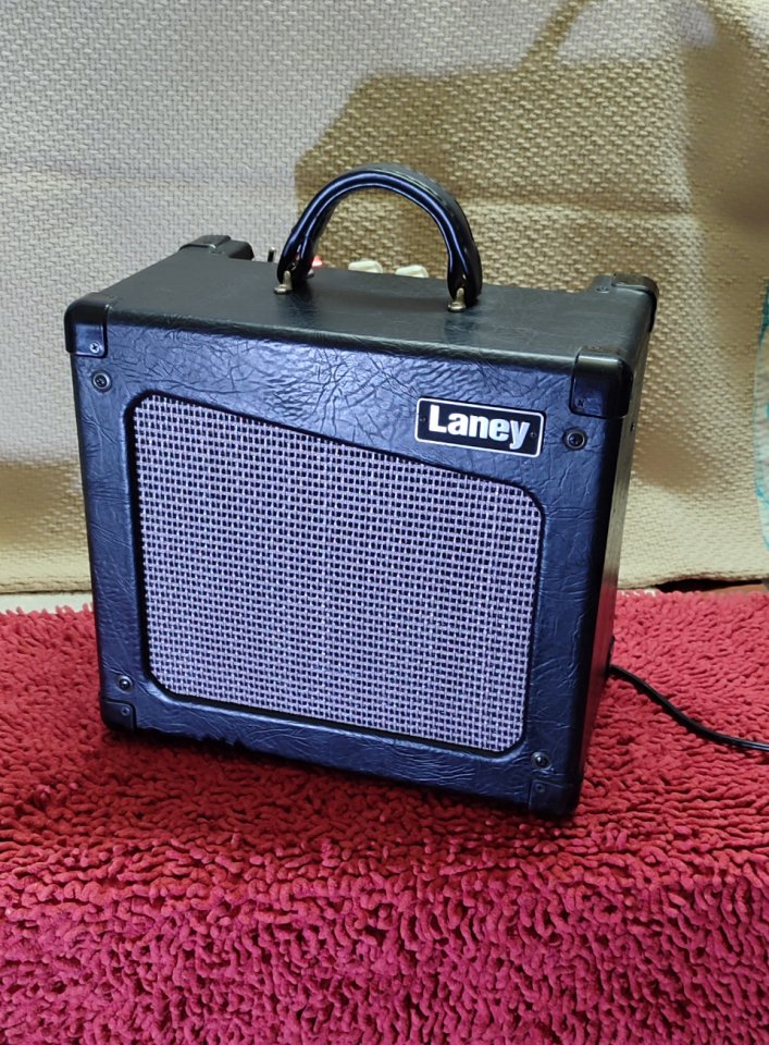 o VENDO Laney Cub 10 (2x 6V6 + 2x 12ax7 / ECC83) de segunda mano · Foto 1 de 5 · Salamanca