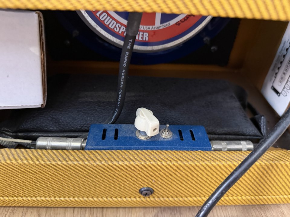 Amplificador Swart STR Space Tone Tremolo Tweed de segunda mano · Foto 3 de 3 · Barcelona · 1400 €