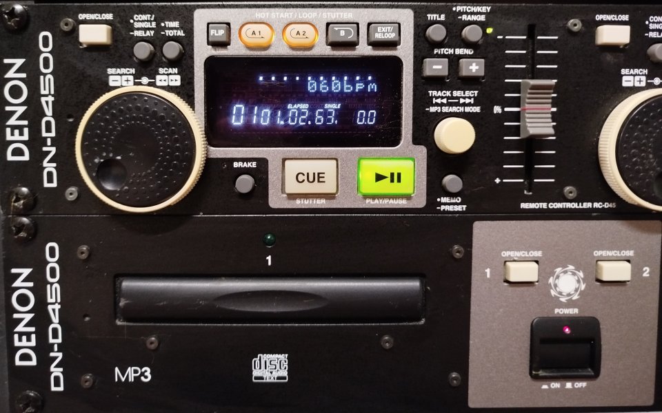 Denon DN-D4500 – Reproductor profesional doble CD/MP3 para DJ – Completo de segunda mano · Foto 2 de 8 · Illes Balears · 200 €