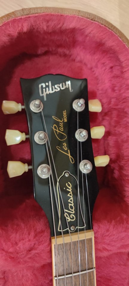 Gibson Les Paul Classic 2014 Negra de segunda mano · Foto 6 de 7 · Barcelona · 1600 €