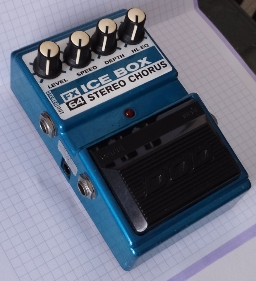 Pedal CHORUS Stéreo ICE BOX FX64, DOD de segunda mano · Foto 1 de 9 · Barcelona · 75 €