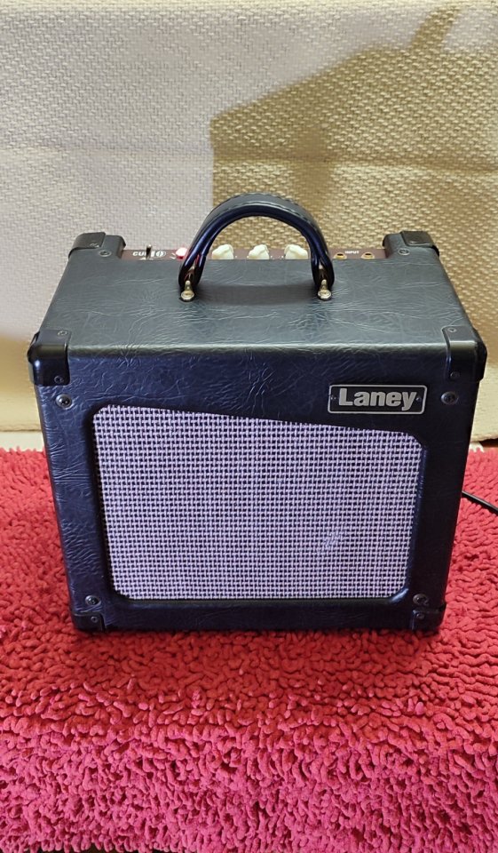 o VENDO Laney Cub 10 (2x 6V6 + 2x 12ax7 / ECC83) de segunda mano · Foto 5 de 5 · Salamanca