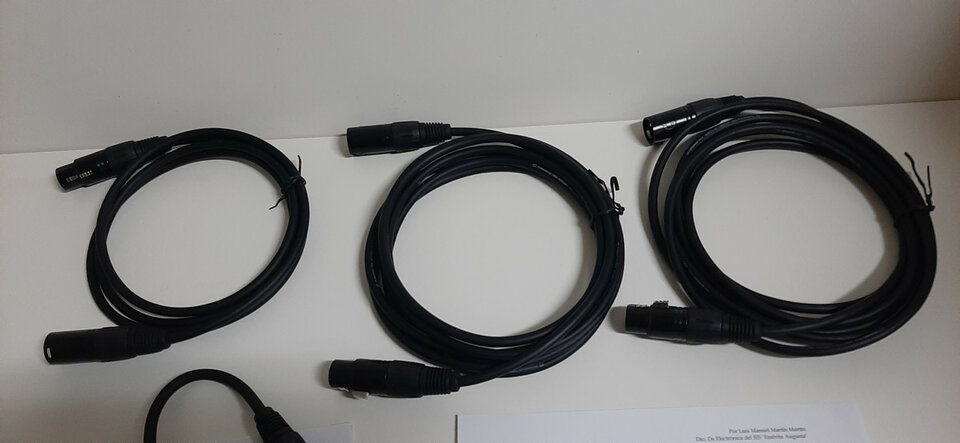 Mesa de luces BEHRINGER  EUROLIGHT LC412 de segunda mano · Foto 10 de 10 · Barcelona · 225 €