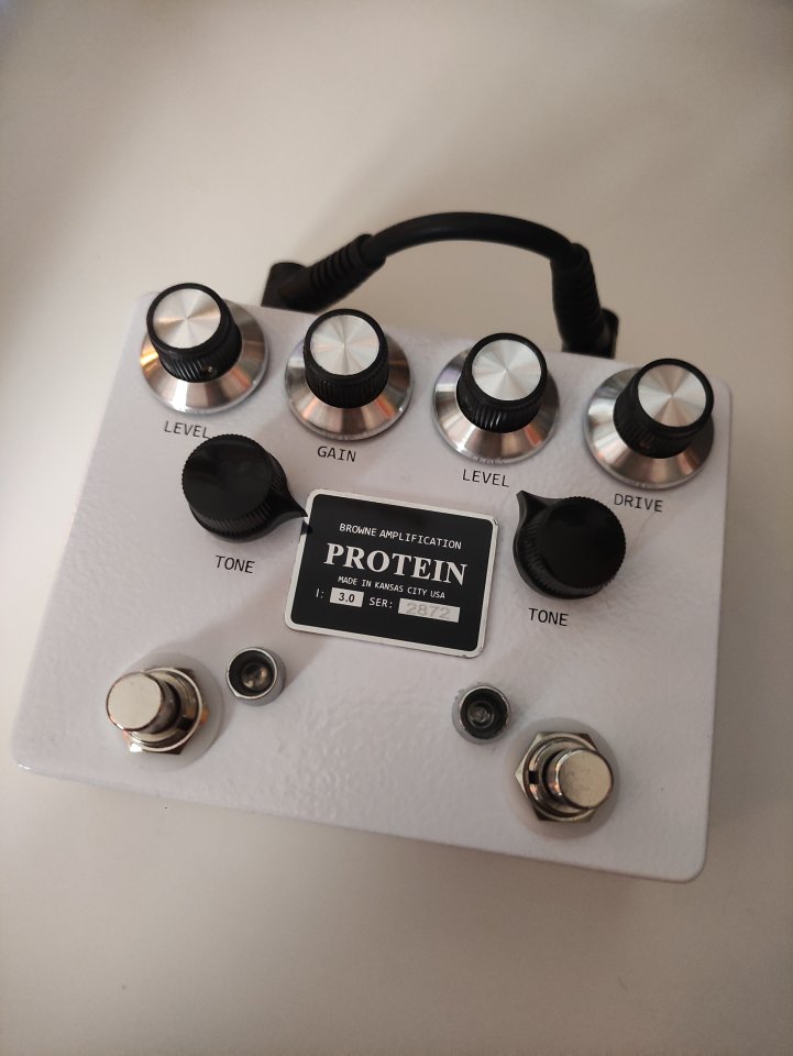 Pedal overdrive doble tipo Browne Protein (clon) de segunda mano · Foto 2 de 2 · Barcelona · 50 €