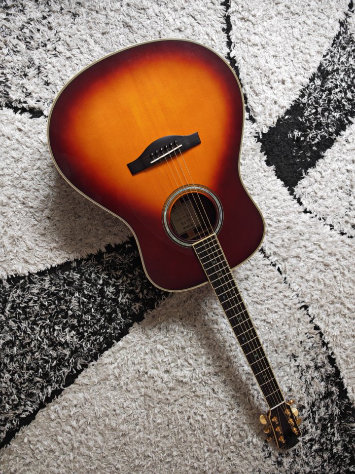 Yamaha LL-TA transacoustic de segunda mano · Foto 1 de 5 · Pontevedra · 700 €