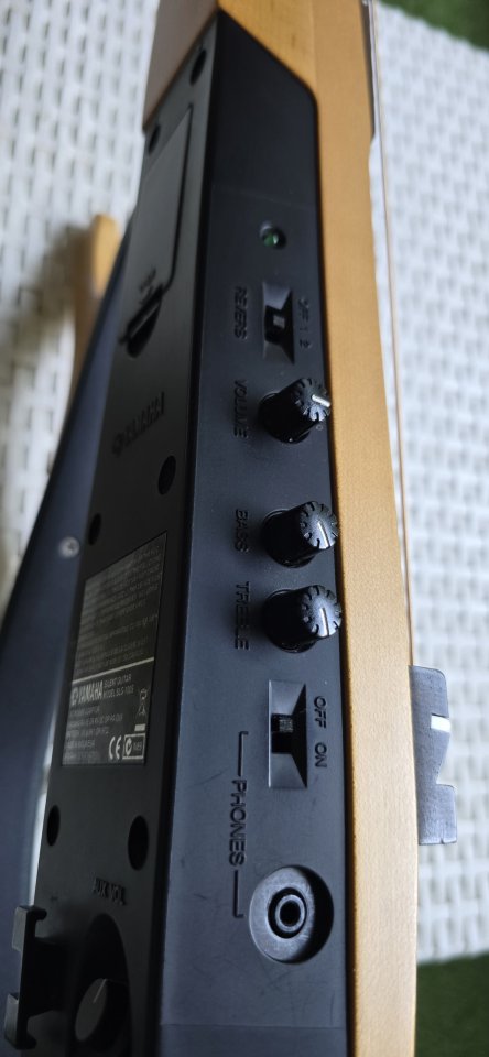 Yamaha SLG 100S Silent de segunda mano · Foto 7 de 10 · Madrid · 375 €