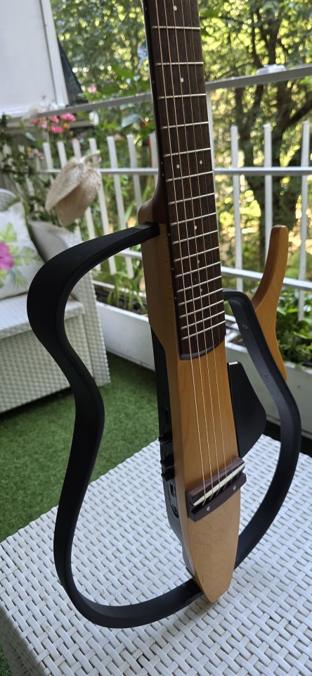 Yamaha SLG 100S Silent de segunda mano · Foto 8 de 10 · Madrid · 375 €