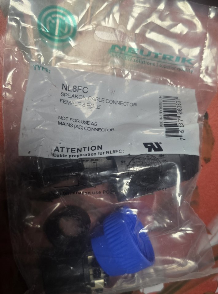 Conectores Neutrik NL8 FC de segunda mano · Madrid · 9 €