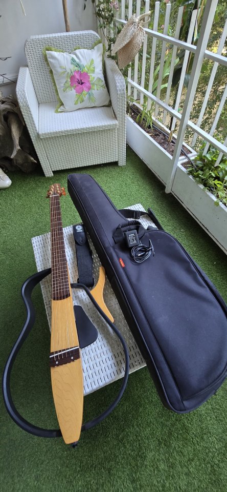 Yamaha SLG 100S Silent de segunda mano · Foto 10 de 10 · Madrid · 375 €