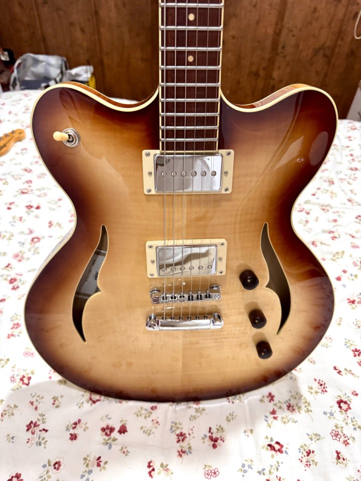Höfner Verythin CT Deluxe Special SB de segunda mano · Foto 4 de 10 · SC Tenerife · 410 €