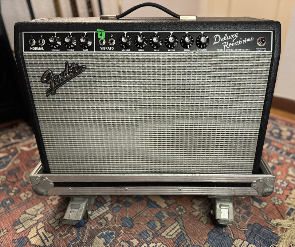 Fender 65 Deluxe Reverb Reissue (con Celestion V30) + flightcase