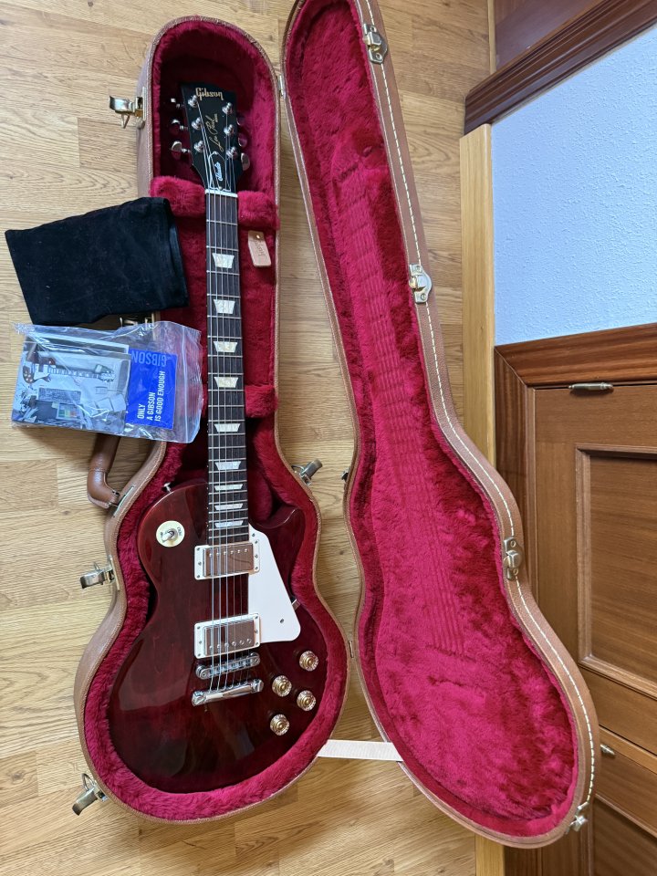 Gibson les paul studio red wine