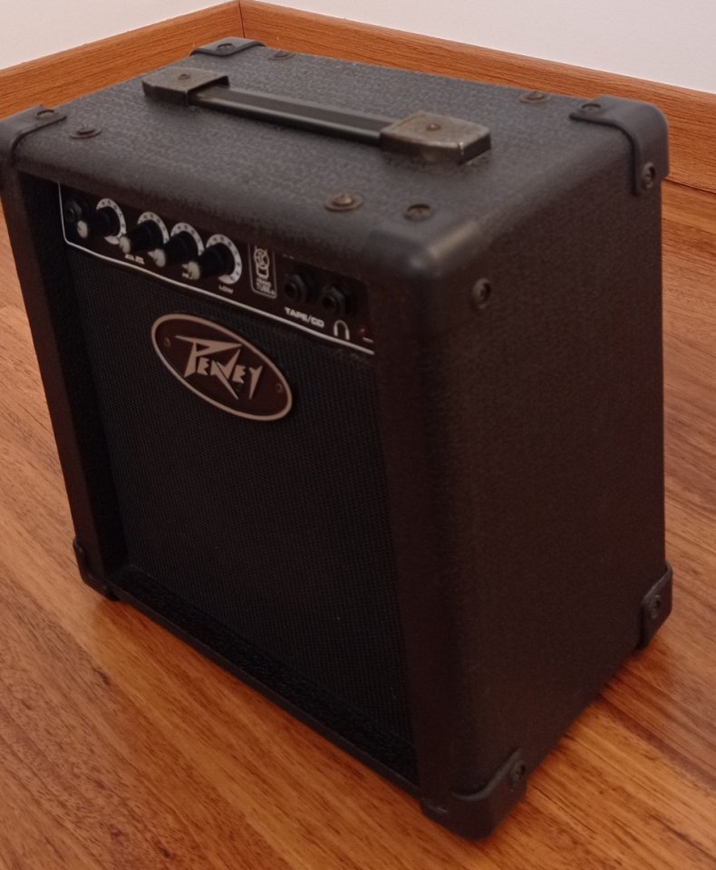 Amplificador de guitarra eléctrica Peavey de segunda mano · Foto 2 de 4 · Cuenca · 35 €