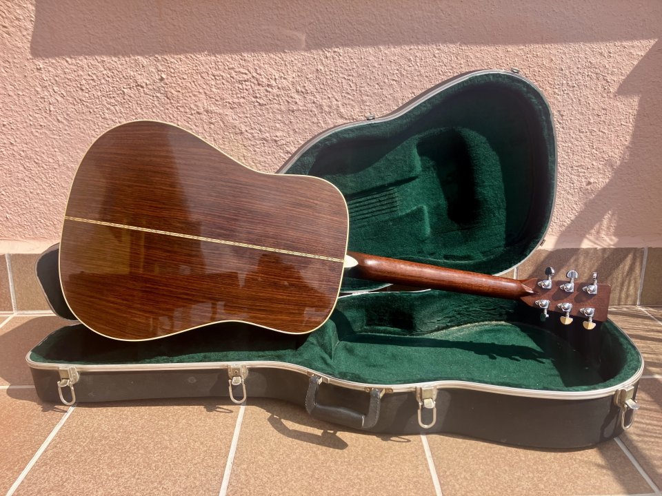 Martin D-28 (2015) – Impecable