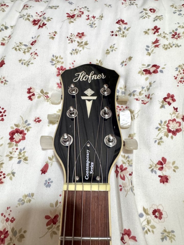 Höfner Verythin CT Deluxe Special SB de segunda mano · Foto 9 de 10 · SC Tenerife · 410 €
