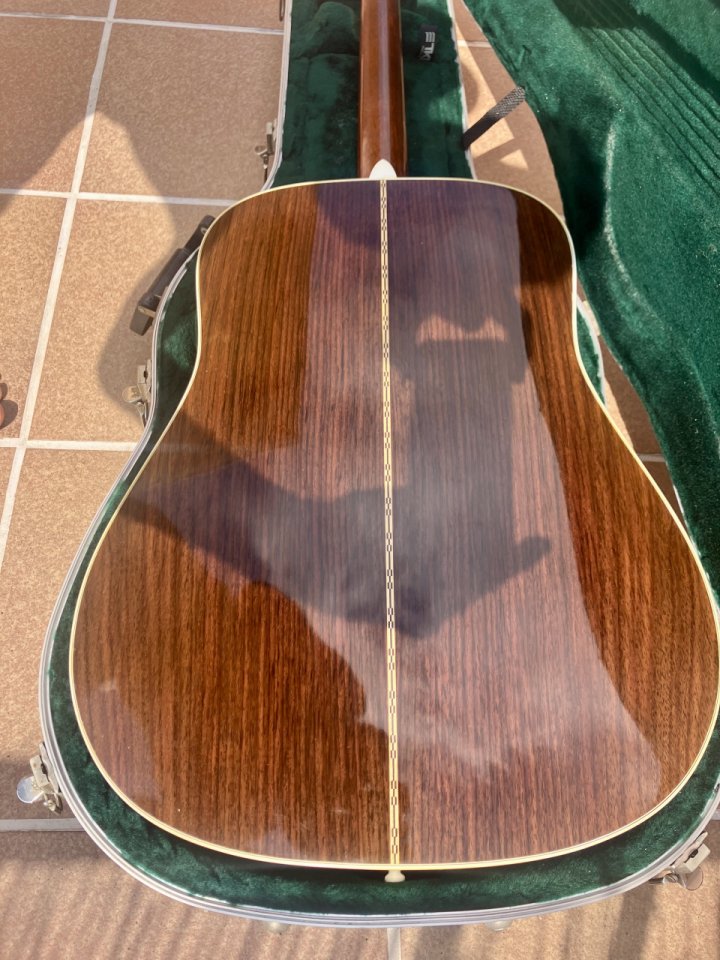 Martin D-28 (2015) – Impecable