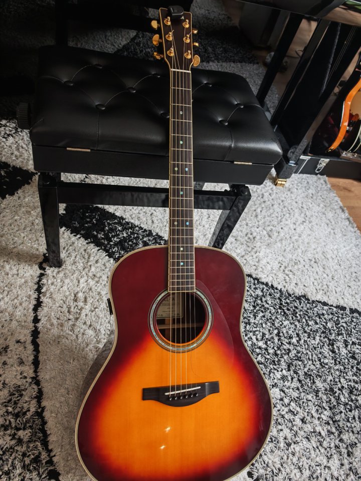 Yamaha LL-TA transacoustic de segunda mano · Foto 3 de 5 · Pontevedra · 700 €