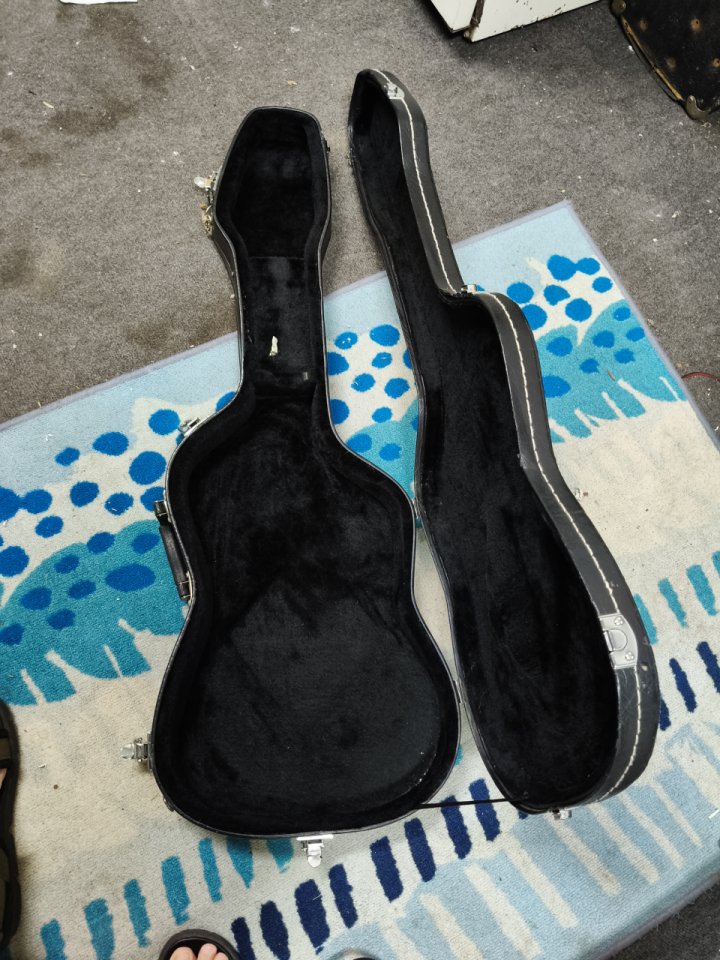 GUIITARRA ESP LTD Viper-2005 30th Aniversario con funda dura de segunda mano · Foto 9 de 10 · León · 400 €