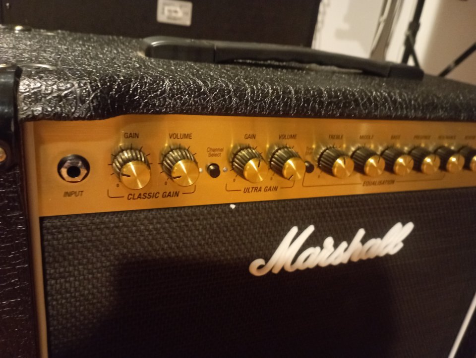 Combo Marshall DSL20