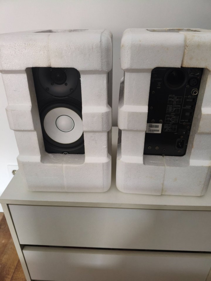 Pareja de Monitores Yamaha HS50M de segunda mano · Foto 4 de 9 · Barcelona · 220 €