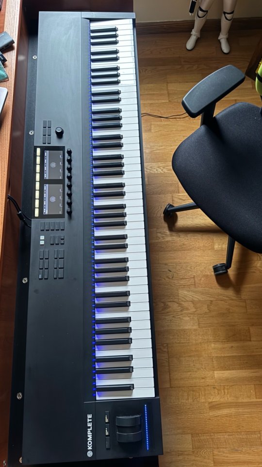 Komplete Kontrol S88 mk2