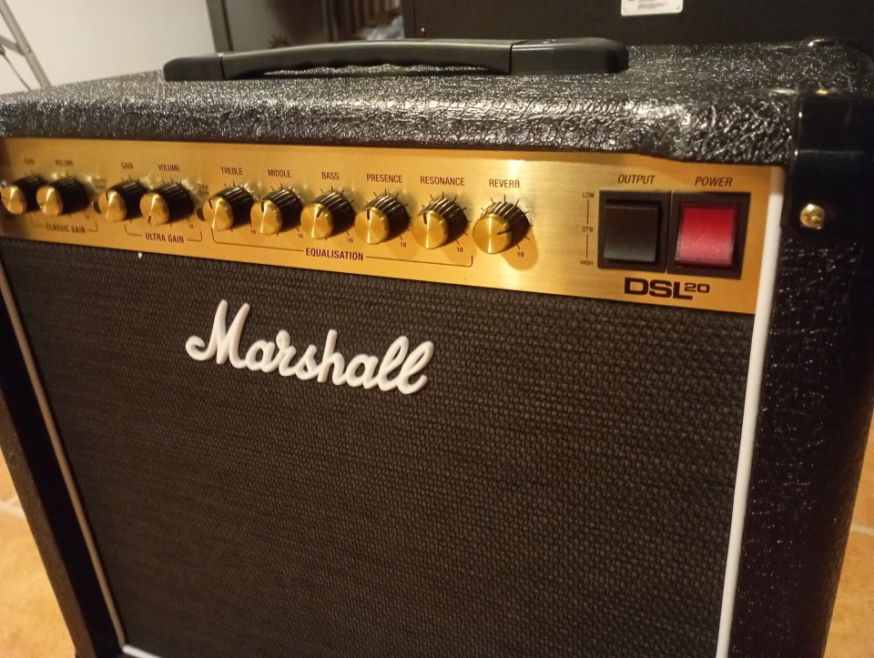 Combo Marshall DSL20