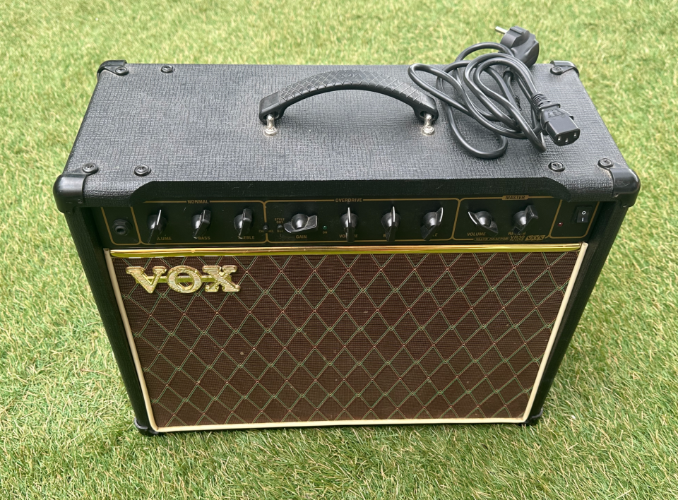 Vox VR30 – Valve Reactor de segunda mano · Foto 1 de 2 · Girona · 150 €