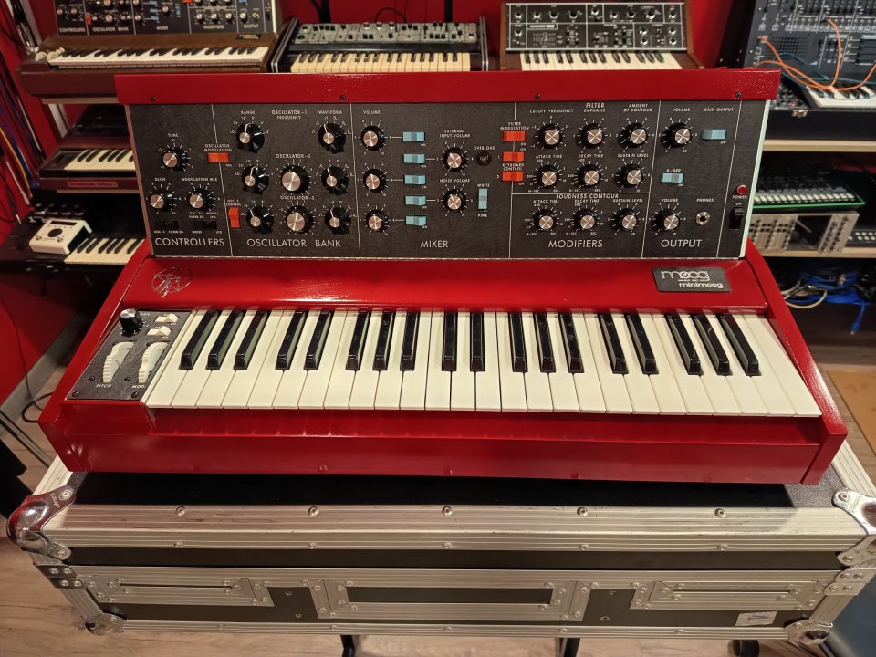 Moog Minimoog Model D Geddy Lee de segunda mano · Foto 1 de 10 · Barcelona · 3800 €