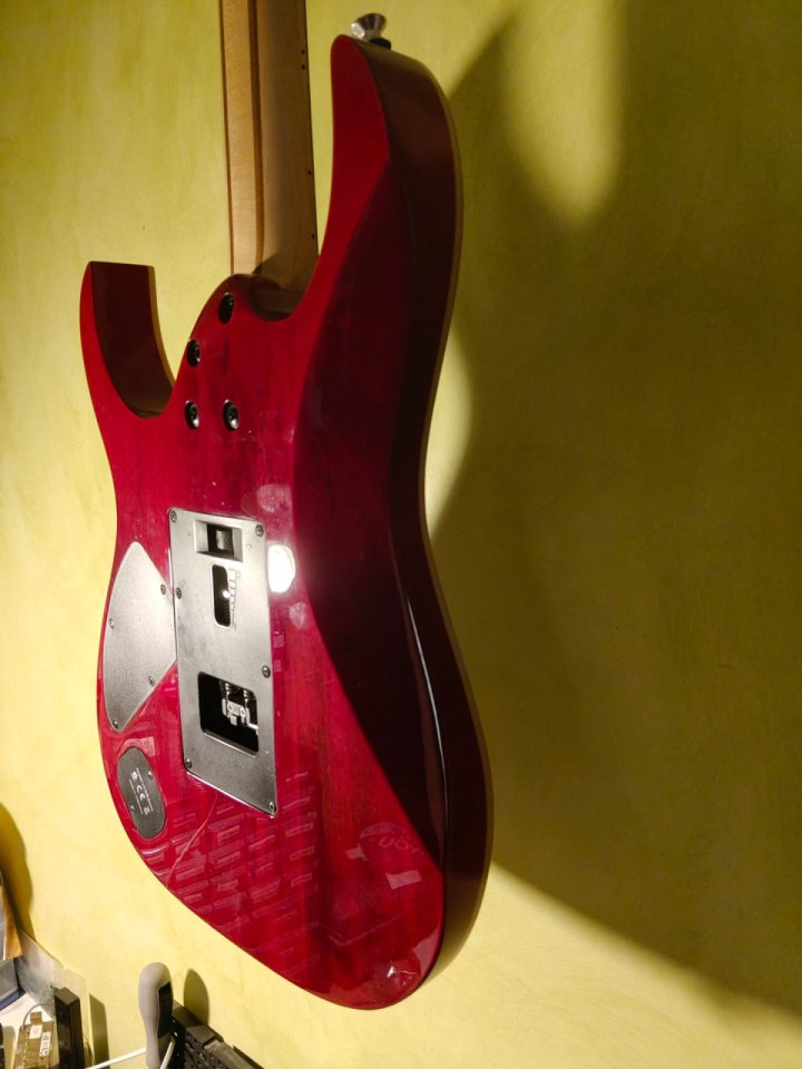 Ibanez RG870QMZ-RDT de segunda mano · Foto 7 de 8 · Zaragoza · 600 €