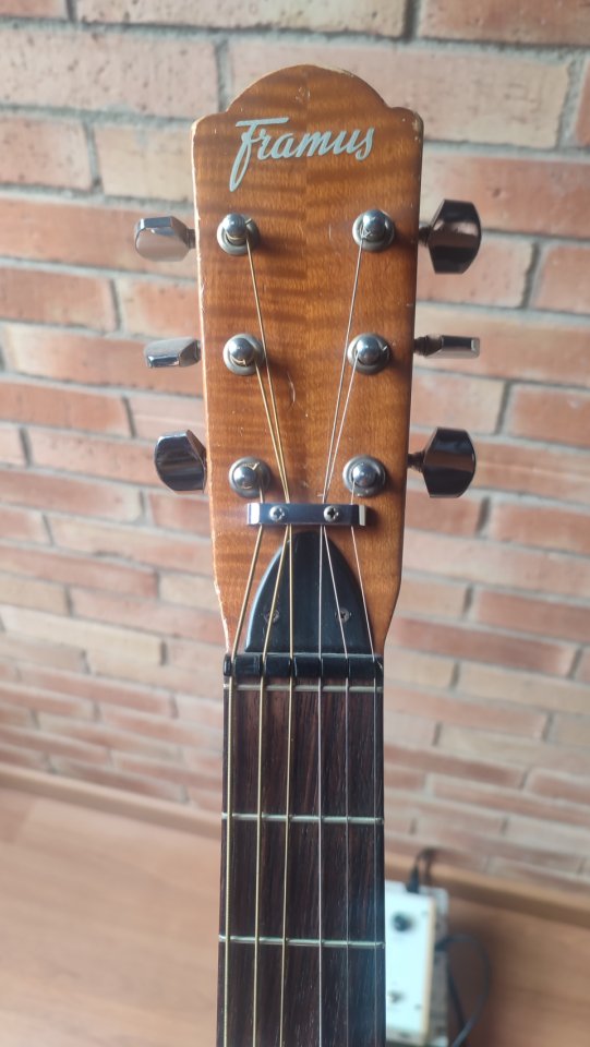 Framus Parlor de segunda mano · Foto 4 de 7 · Madrid · 240 €