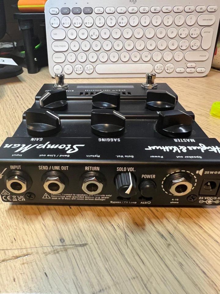 Hughes & Kettner StompMan Amplificador Pedal de segunda mano · Foto 2 de 2 · Málaga · 55 €