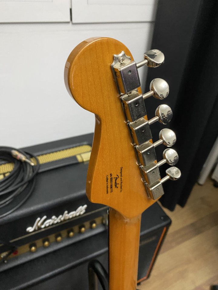 Squier classic vibe 60s