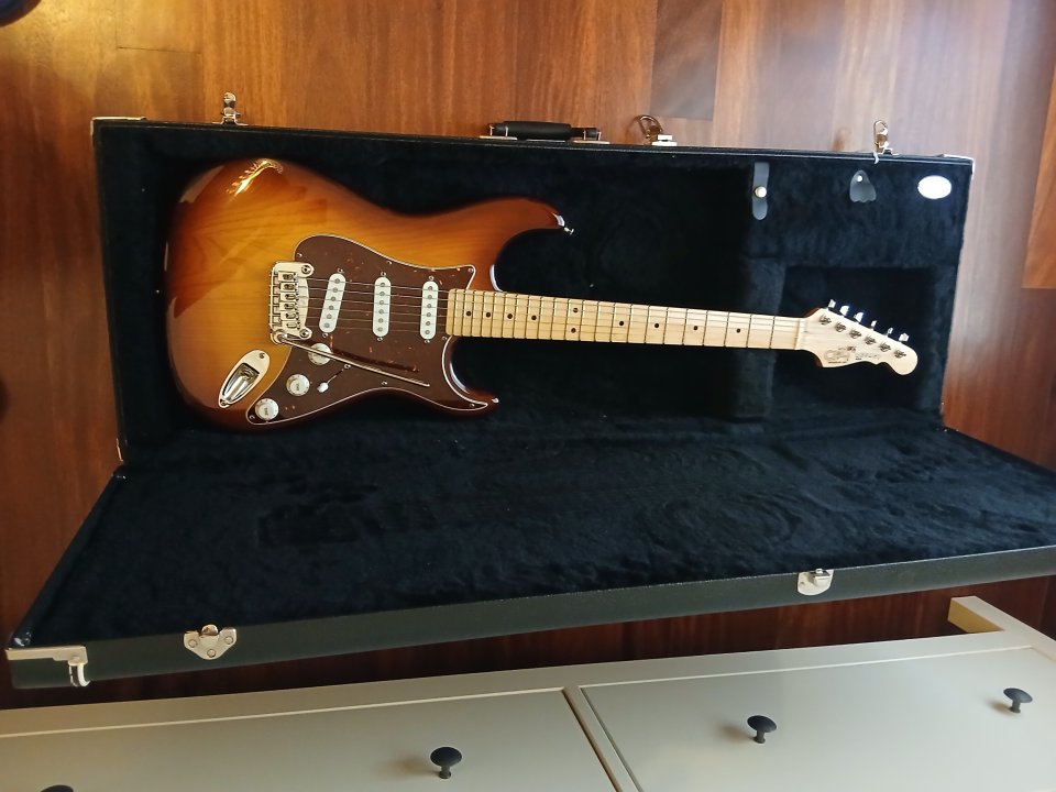 G&L Legacy Fullerton USA