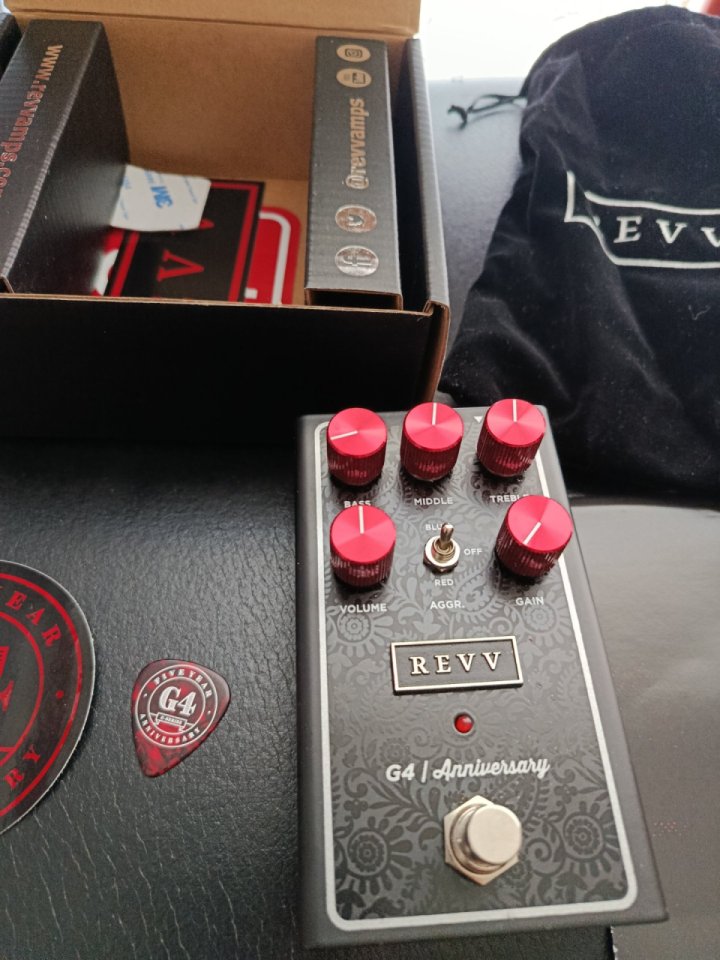 Revv g4 anniversary NUEVO de segunda mano · Foto 2 de 6 · Valladolid · 185 €
