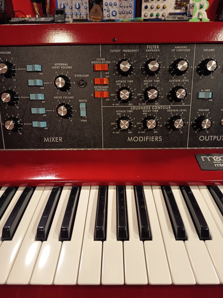 Moog Minimoog Model D Geddy Lee de segunda mano · Foto 8 de 10 · Barcelona · 3800 €