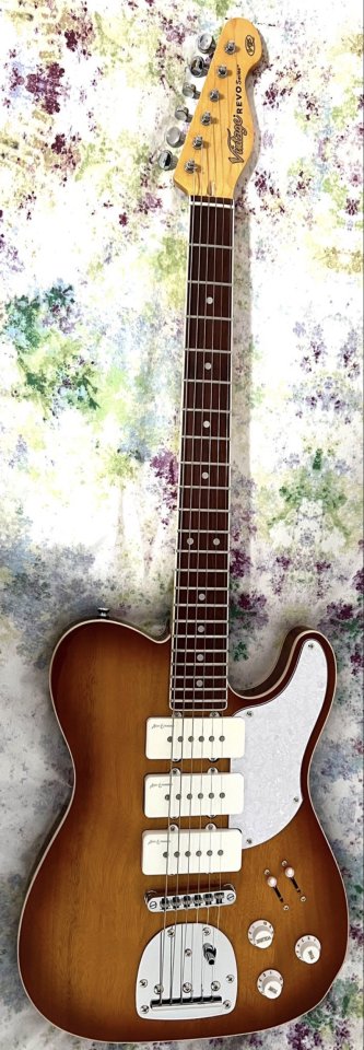 Vintage REVO Series Trio Electric Guitar ~ Honeyburst de segunda mano · Foto 9 de 9 · SC Tenerife · 390 €