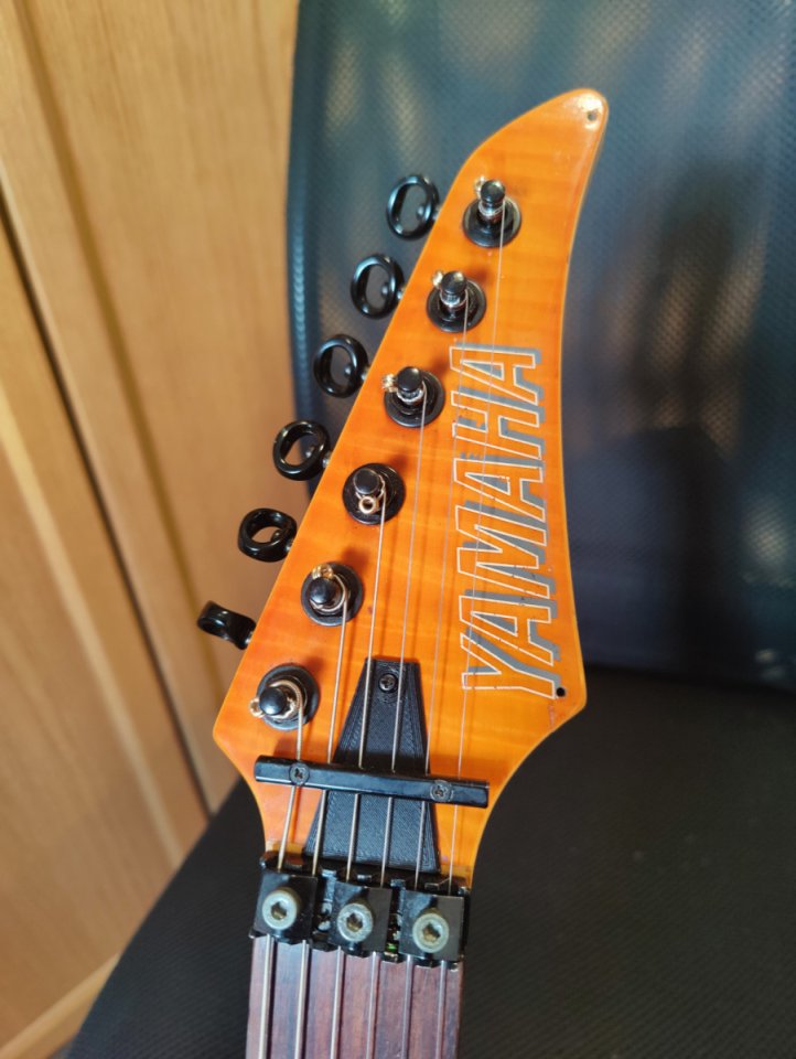 Yamaha RGX821D con Schaller y EMG