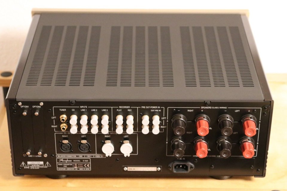 Amplificador de alta gama Accuphase E-560 de 2013, como nuevo, con embalaje original de segunda mano · Foto 4 de 5 · Valencia · 2200 €