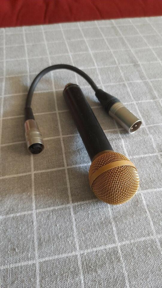 Focusrite ISA428, TLAudio 5021 y un par de micros