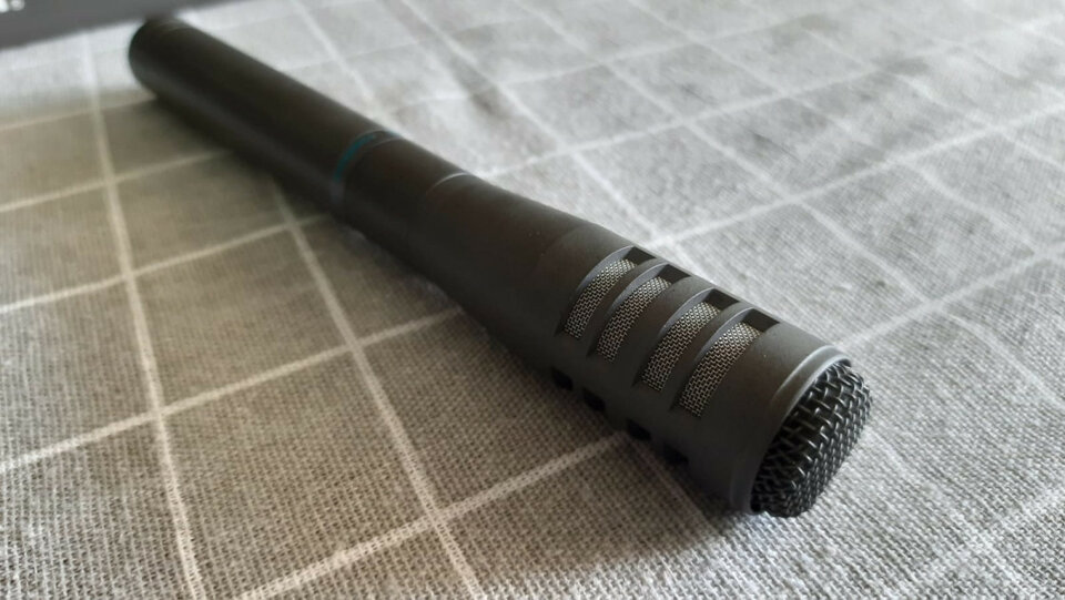 Focusrite ISA428, TLAudio 5021 y un par de micros