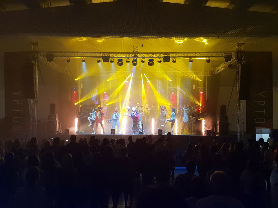 Alquiler de equipos de sonido e iluminacion profesional para toda España