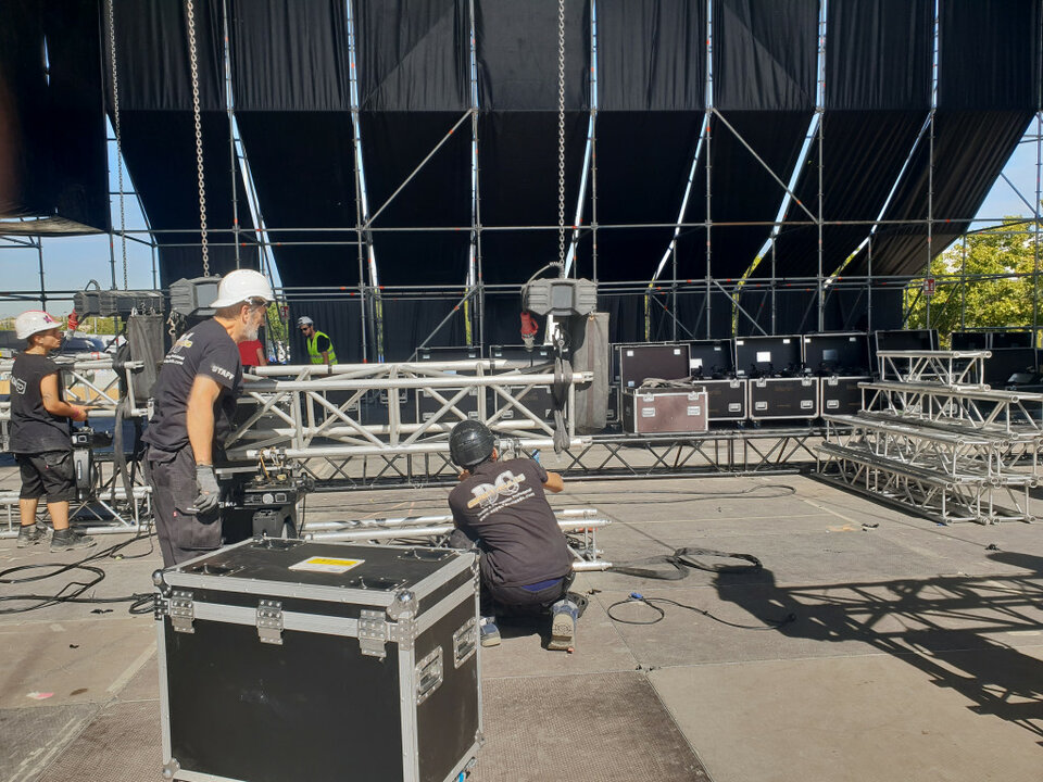 Alquiler de equipos de sonido e iluminacion profesional para toda España