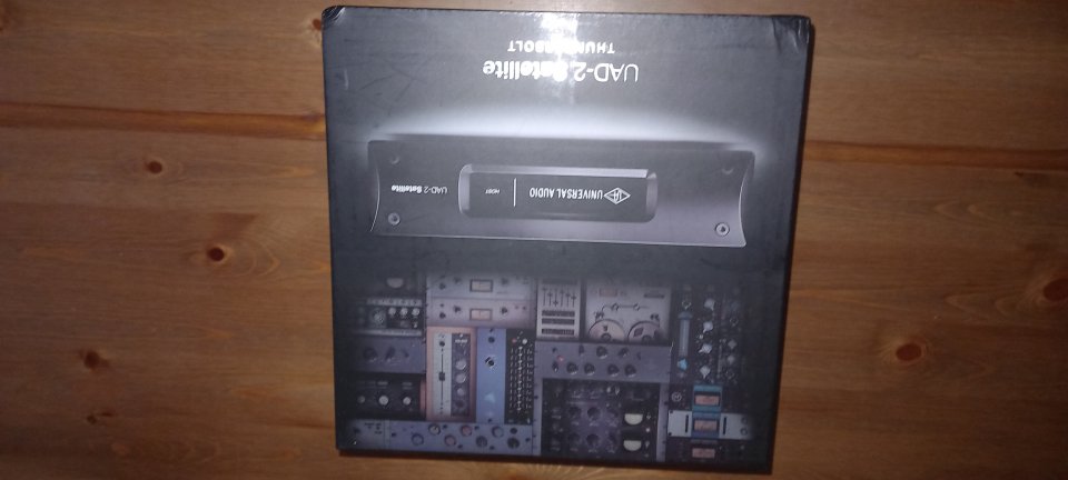 Vendo Universal audio Satellite Quad