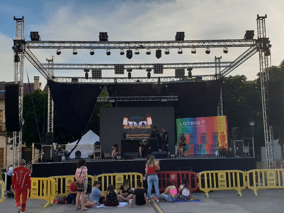 Alquiler de equipos de sonido e iluminacion profesional para toda España