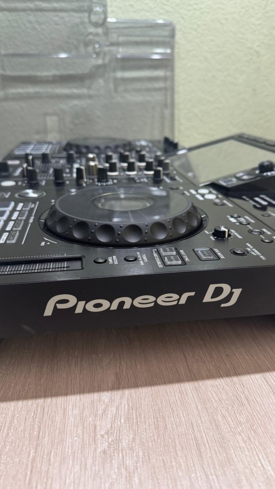 Pioneer XDJ RX3 de segunda mano · Foto 7 de 8 · Barcelona · 1650 €