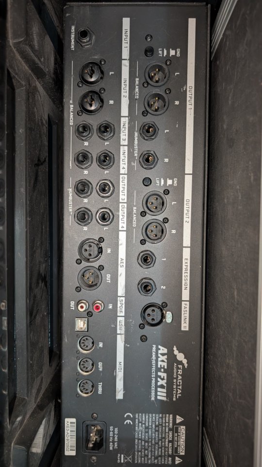 Axe FX III con flightcase
